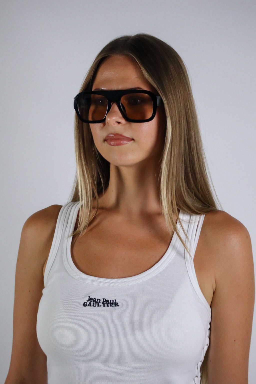 Black square JADE SANTOS sunglasses with UV400 protection for men and women