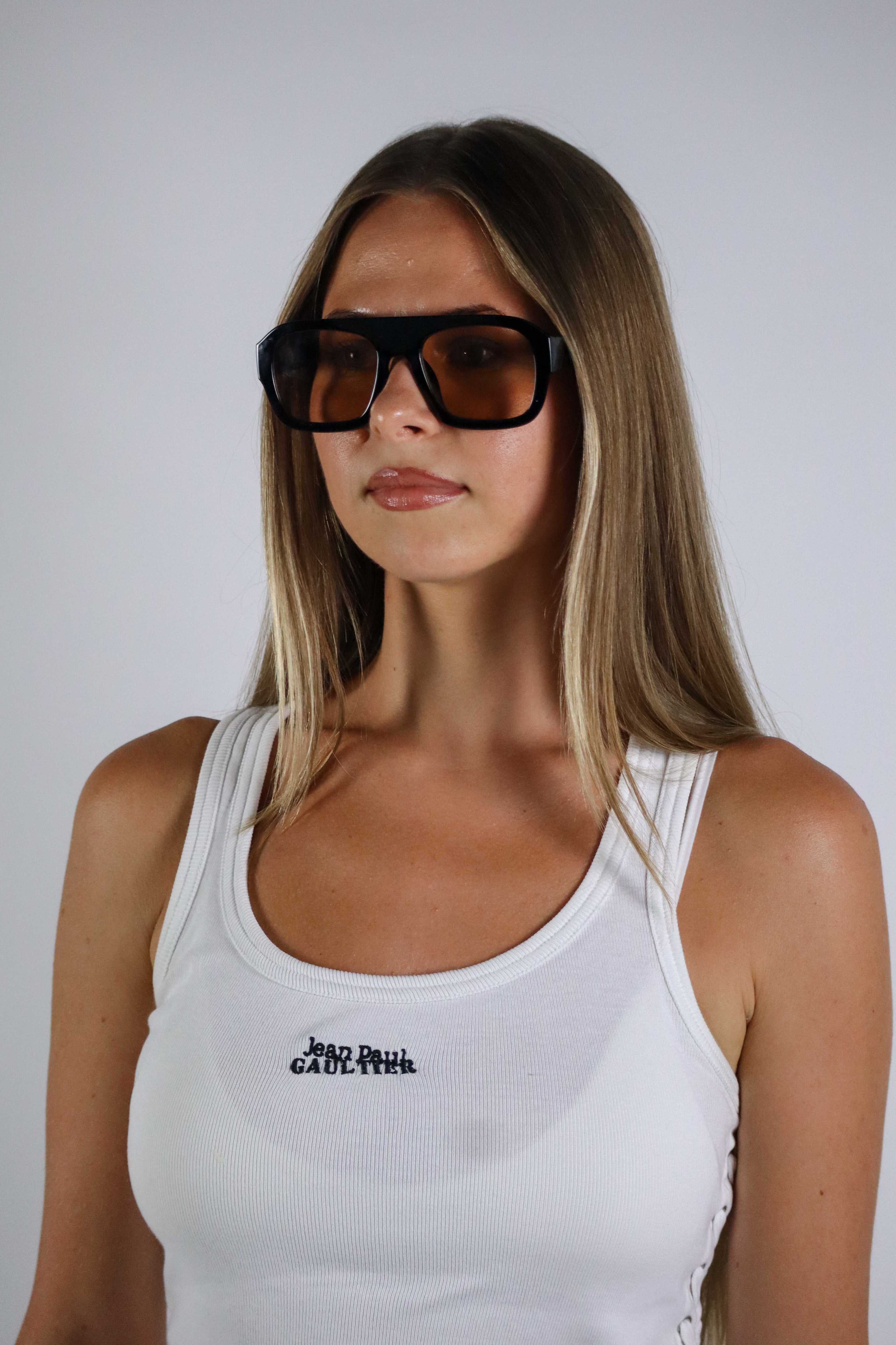 Black square JADE SANTOS sunglasses with UV400 protection for men and women